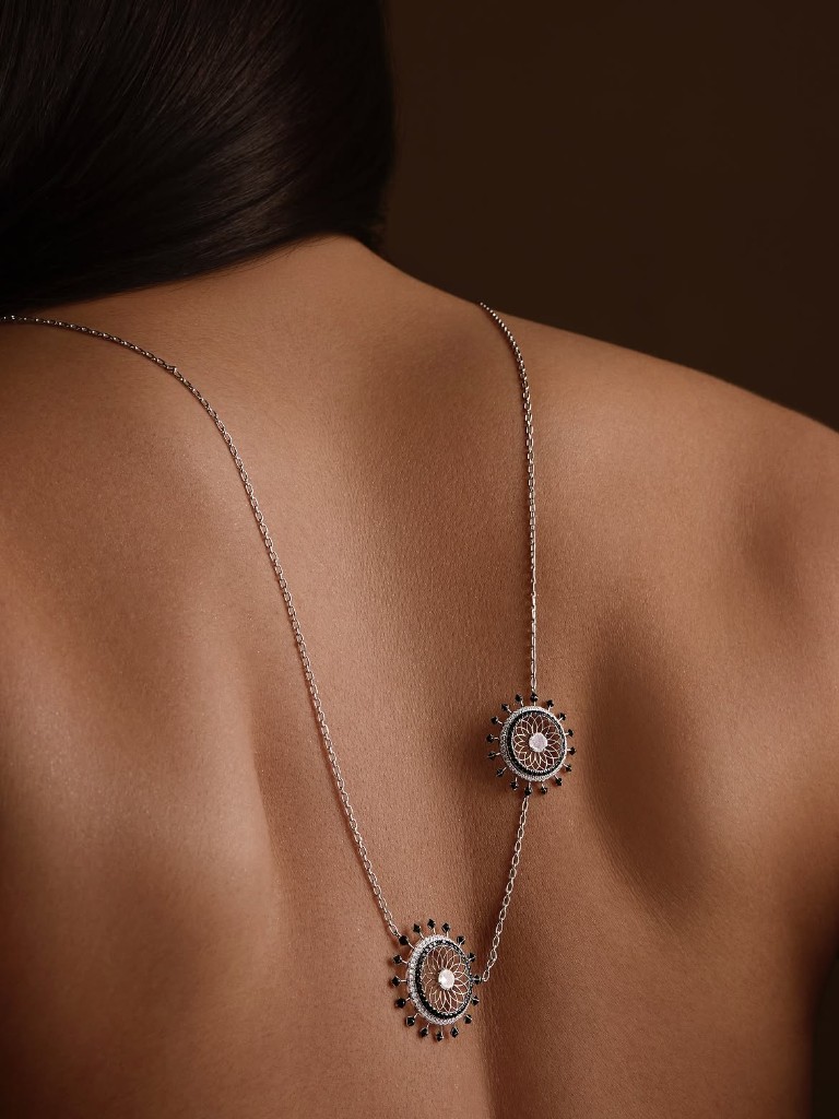 Product photography - silver pendant necklace